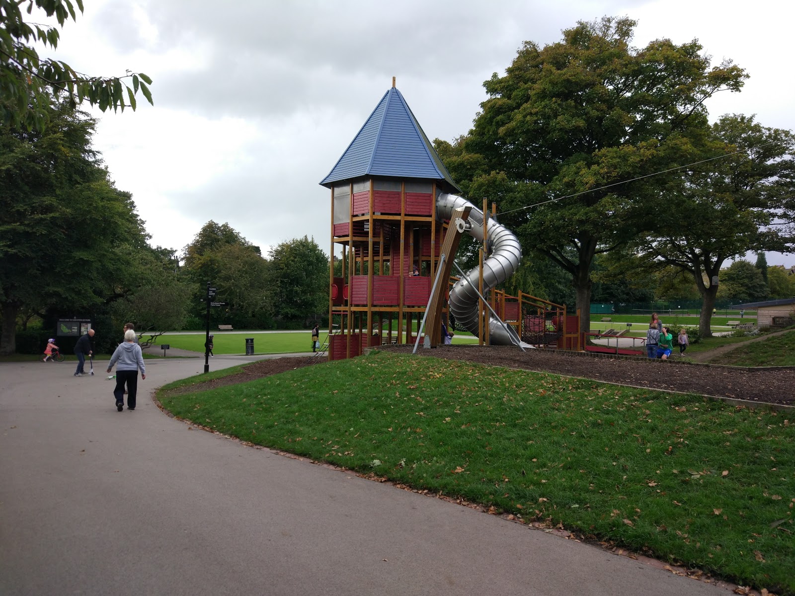 https://whatremovals.co.uk/wp-content/uploads/2022/02/Greenhead Park-300x225.jpeg